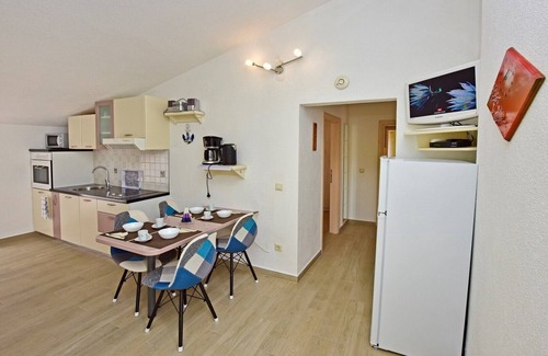 Nova Vas Apartamento | Laura / Apartment D with Balcony and Garden View