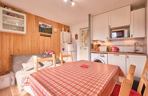 Gresse-en-Vercors Apartamento | Apartamento 'Le Serpaton' con vistas a la montaña y balcón