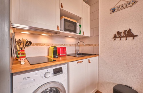 Gresse-en-Vercors Apartamento | Apartamento 'Le Serpaton' con vistas a la montaña y balcón