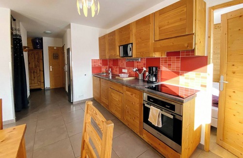 Saint-Jean-d'Arves Apartamento | Apartamento 'Le Pralud' con vistas a la montaña, terraza compartida y Wi-Fi