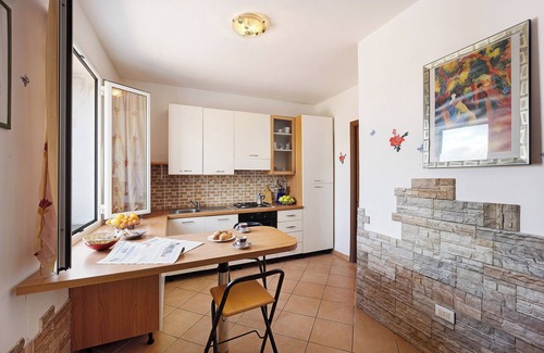 Torrazza Apartamento | Apartamento 'Le Mimose Bilo 4 Bis' con vistas a la montaña, piscina, jardín y Wi-Fi, se admiten mascotas