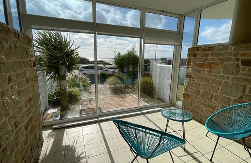 Le Fort Bloque Apartamento | Apartamento 'Le Nid De Keragan' con vistas al mar, terraza privada y Wi-Fi