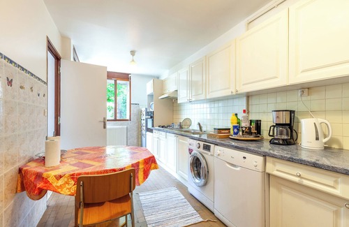 Bonneveine Apartamento | Apartment 'Le Ponant Proche Mer' with Mountain View, Private Terrace and Balcony