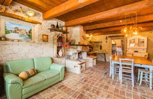 Mondavio Casa | Apartment "Le Rose" - Agriturismo Borgo la Rovere
