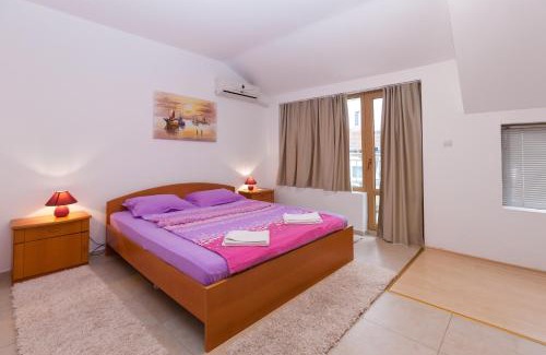 Burgas Center Apartamento | Apartment Lermontov