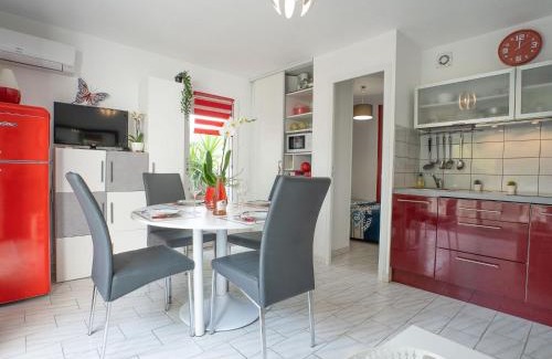 La Petite Motte Apartamento | Apartment Les Cyprianes-7 by Interhome