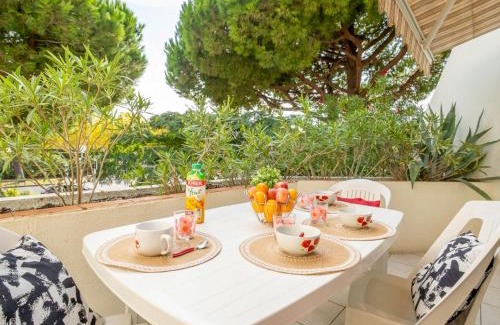 La Petite Motte Apartamento | Apartment Les Cyprianes-7 by Interhome