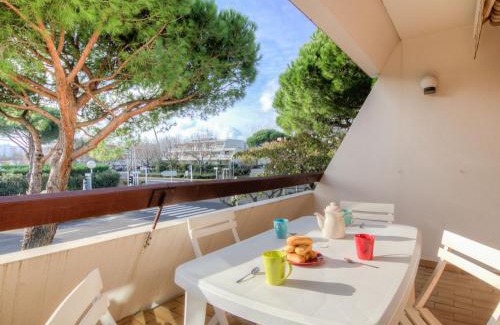 La Petite Motte Apartamento | Apartment Les Cyprianes-3 by Interhome