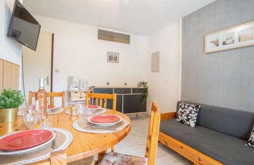 La Petite Motte Apartamento | Apartment Les Cyprianes-3 by Interhome