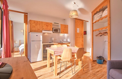 Chamrousse Apartamento | Apartamento 'Les Flocons' con vistas a la montaña