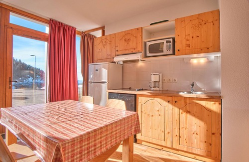 Chamrousse Apartamento | Apartamento 'Les Flocons' con vistas a la montaña