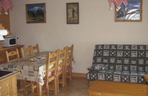Bisanne 1500 Apartamento | Apartment 'Les Alpages' with Mountain View, Balcony and Wi-Fi
