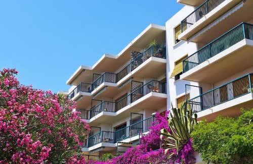 Cavalaire-sur-Mer Apartamento | Apartment Les Mimosas-1 by Interhome