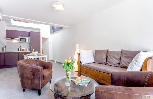 Argeles Plage Apartamento | Apartment Les Pins Parasols-2 by Interhome