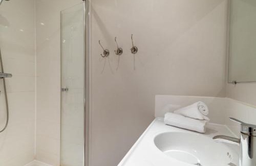 Le Lavachet Apartamento | Apartment Les Roches Rouges - Lavachet by Interhome