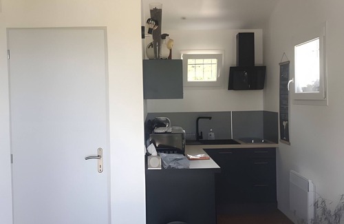 Cotignac Apartamento | Apartment 'Les Tarentes' with Mountain View, Shared Pool and Wi-Fi