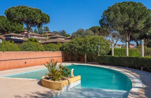 Cavaliere Apartamento | Apartment Les Terrasses de Cavalière II by Interhome