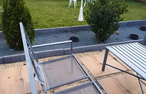 Gera Apartamento | Apartamento 'Leviq' con terraza compartida y Wi-Fi