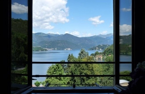 Gozzano Apartamento | Apartamento Lido en una villa de época en el lago de Orta con piscina y espléndidas vistas