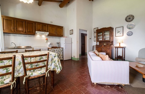 Gallina Apartamento | Apartamento "Lilla" con vistas a la montaña, piscina compartida y Wi-Fi