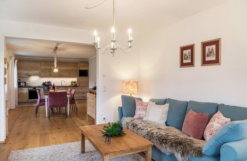 Rottenbuch Apartamento | Apartamento 'Lina' con jardín compartido, balcón y Wi-Fi
