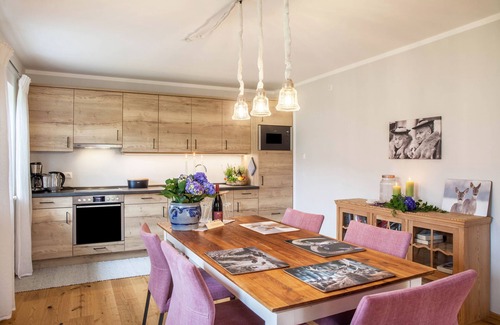 Rottenbuch Apartamento | Apartamento 'Lina' con jardín compartido, balcón y Wi-Fi