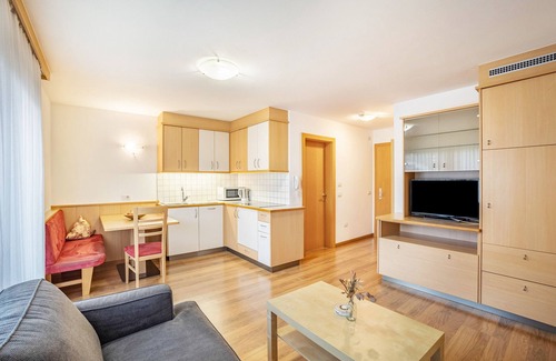 Naz Apartamento | Apartamento 'Linder 19' con vistas a la montaña, piscina compartida y Wi-Fi