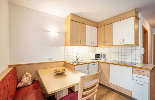 Naz Apartamento | Apartamento 'Linder 19' con vistas a la montaña, piscina compartida y Wi-Fi
