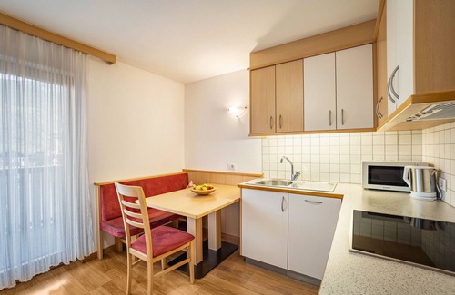 Naz Apartamento | Apartamento 'Linder 19' con vistas a la montaña, piscina compartida y Wi-Fi
