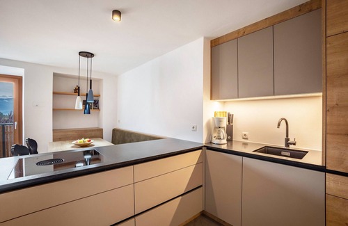 Naz Apartamento | Apartamento 'Linderhof Panorama Balkon' con vistas a la montaña, piscina compartida y Wi-Fi