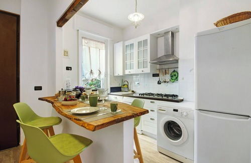 Bogliasco Apartamento | Apartamento 'Lo Scoglio' con jardín privado y Wi-Fi