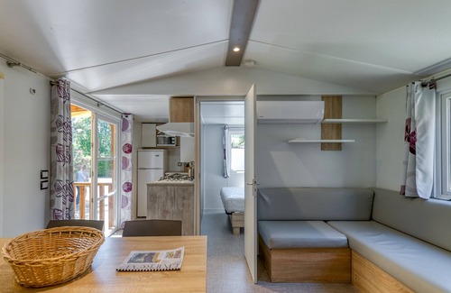 Vaulnaveys-le-Bas Alquiler De RV | Apartamento 'Lodge 87 N°46' con vistas a la montaña, Wi-Fi y aire acondicionado