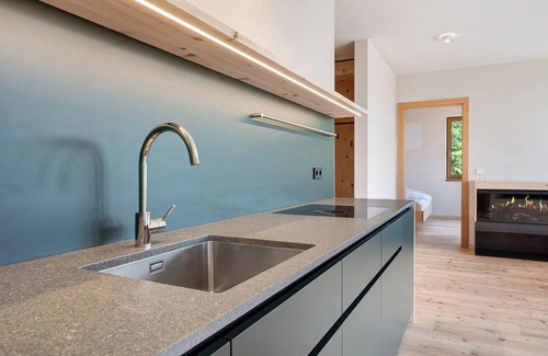Avelengo Apartamento | Apartamento 'Lodge Pinus Cembra' con vistas a la montaña, terraza privada y Wi-Fi