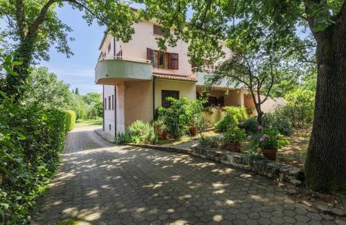 Vinkuran Apartamento | Apartment Lorenzin by Interhome