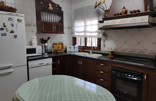 Setenil de las Bodegas Apartamento | Apartamento 'Los Abuelos' con vistas a la montaña, Wi-Fi y aire acondicionado