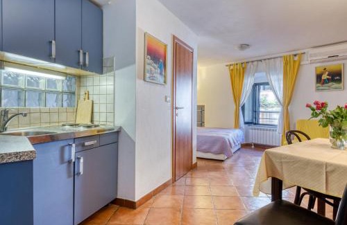 Lovran Apartamento | Apartment Lovrano-1 by Interhome