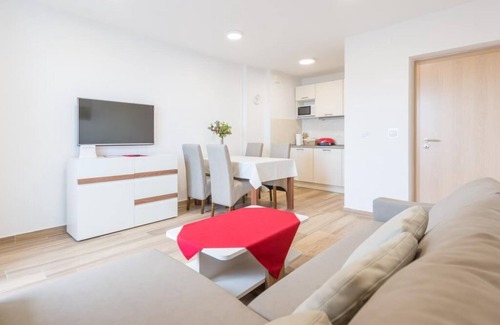 Montovjerna Apartamento | Apartment Luce Royal
