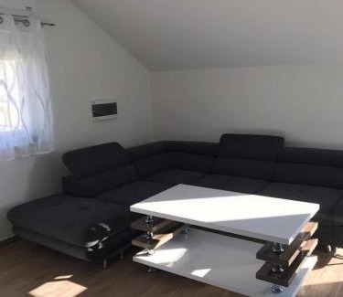 Sukosan Apartamento | Apartment Lucienne