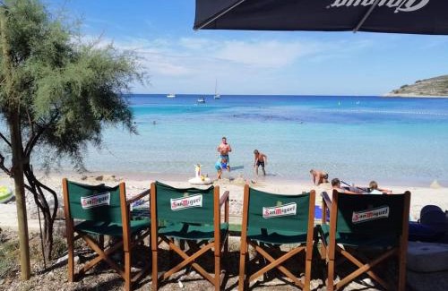 Drvenik Mali Apartamento | Apartment Lucija on the sandy beach