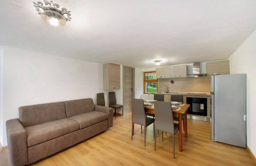 Issime Apartamento | Apartamento 'Luéisch Ketschu 1' con vistas a la montaña, jardín compartido y Wi-Fi