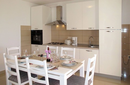 Novi Vinodolski Apartamento | Apartamento Luka by Interhome