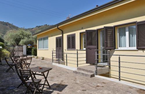 Mazzaforno Apartamento | Apartment Luna