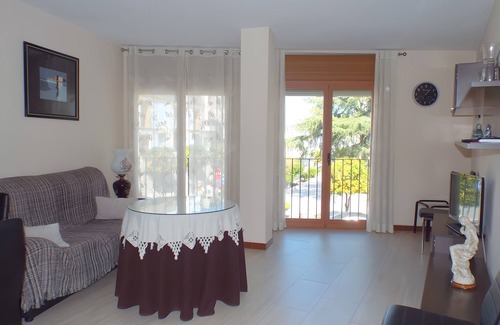 Luque Apartamento | Apartment 'Luque Un Pueblo Con Encanto' with Balcony, Wi-Fi and Air Conditioning