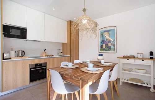Nazare Apartamento | Apartamento "Luxury Boho Style Nazaré" con vistas al mar, piscina compartida y Wi-Fi