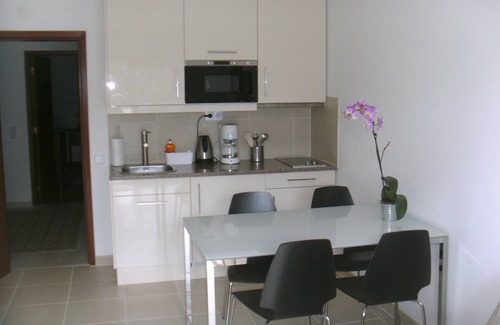 Sesimbra Apartamento | Apartamento m. Piscina U. Vista al mar, 500m de la playa en Sesimbra para max. 4 personas