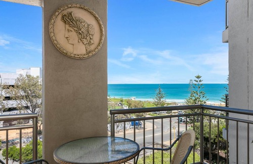 Scarborough Apartamento | Apartment M305 - a popular beachside apartment!