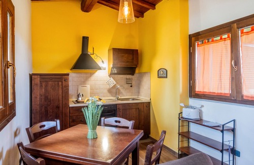 Grosseto Apartamento | Apartamento 'Maestrale' con piscina compartida, terraza privada y aire acondicionado