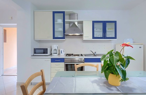 Modrusani Apartamento | Apartamento Macini by Interhome