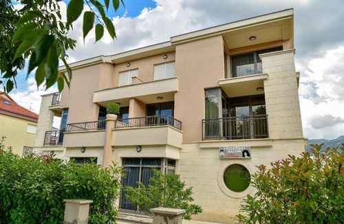Dugopolje Apartamento | Apartment Madonna