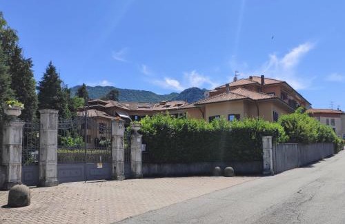 Porto Valtravaglia Apartamento | Apartment Magnolia by Interhome